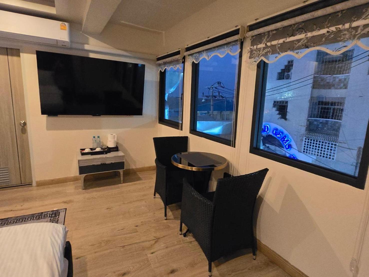 Pumpui Place Паттая Екстер'єр фото
