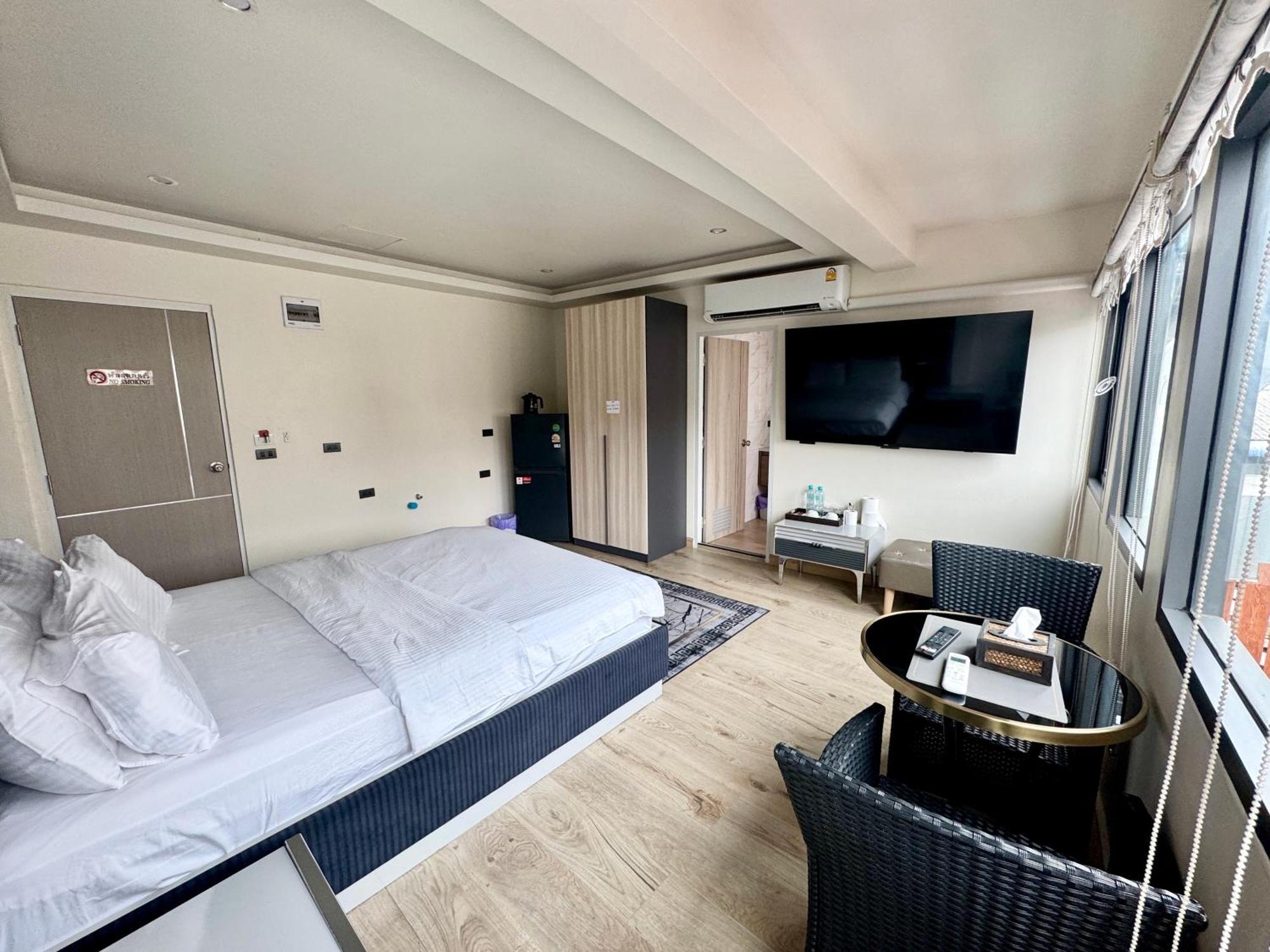 Pumpui Place Паттая Екстер'єр фото